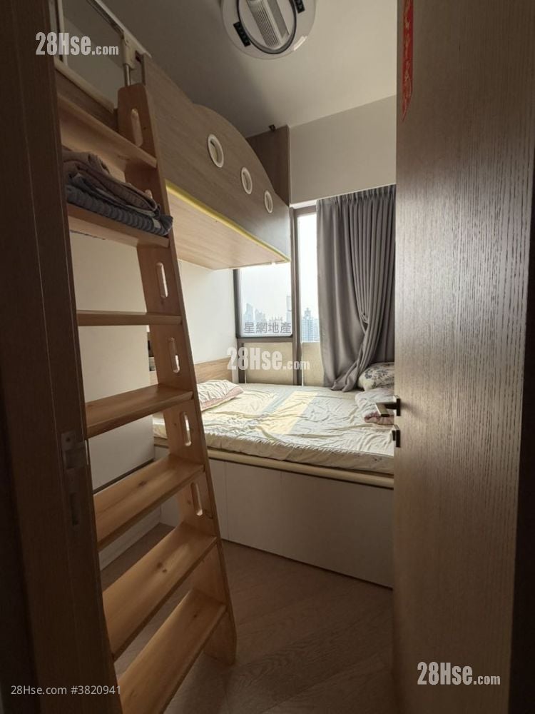 Sutton Sell 2 Bedrooms , 2 Bathrooms 635 ft²