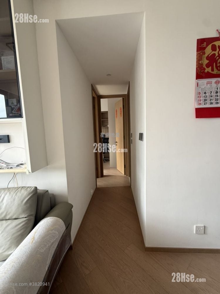 Sutton Sell 2 Bedrooms , 2 Bathrooms 635 ft²