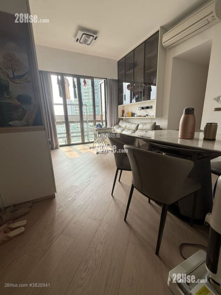 Sutton Sell 2 Bedrooms , 2 Bathrooms 635 ft²