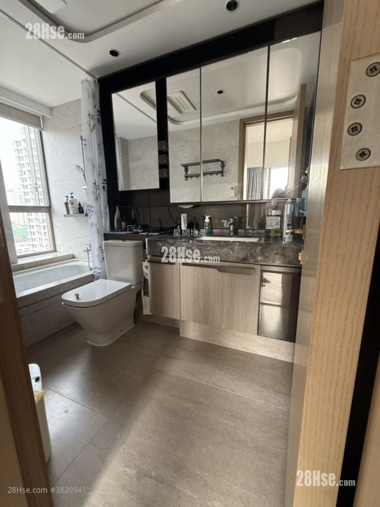 Sutton Sell 2 Bedrooms , 2 Bathrooms 635 ft²