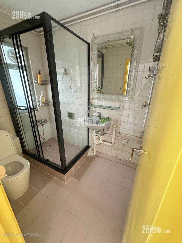 浴室: 兆禧苑 租盘 351 平方尺