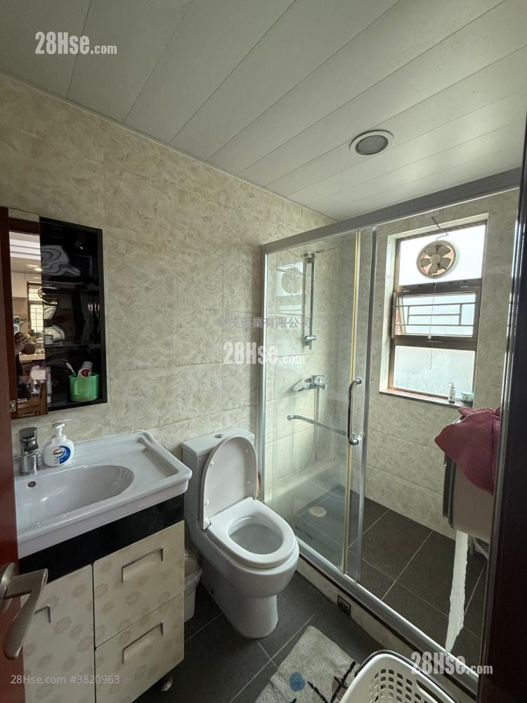 村屋 售盤 5+ 房 , 3 浴室 2,100 平方呎