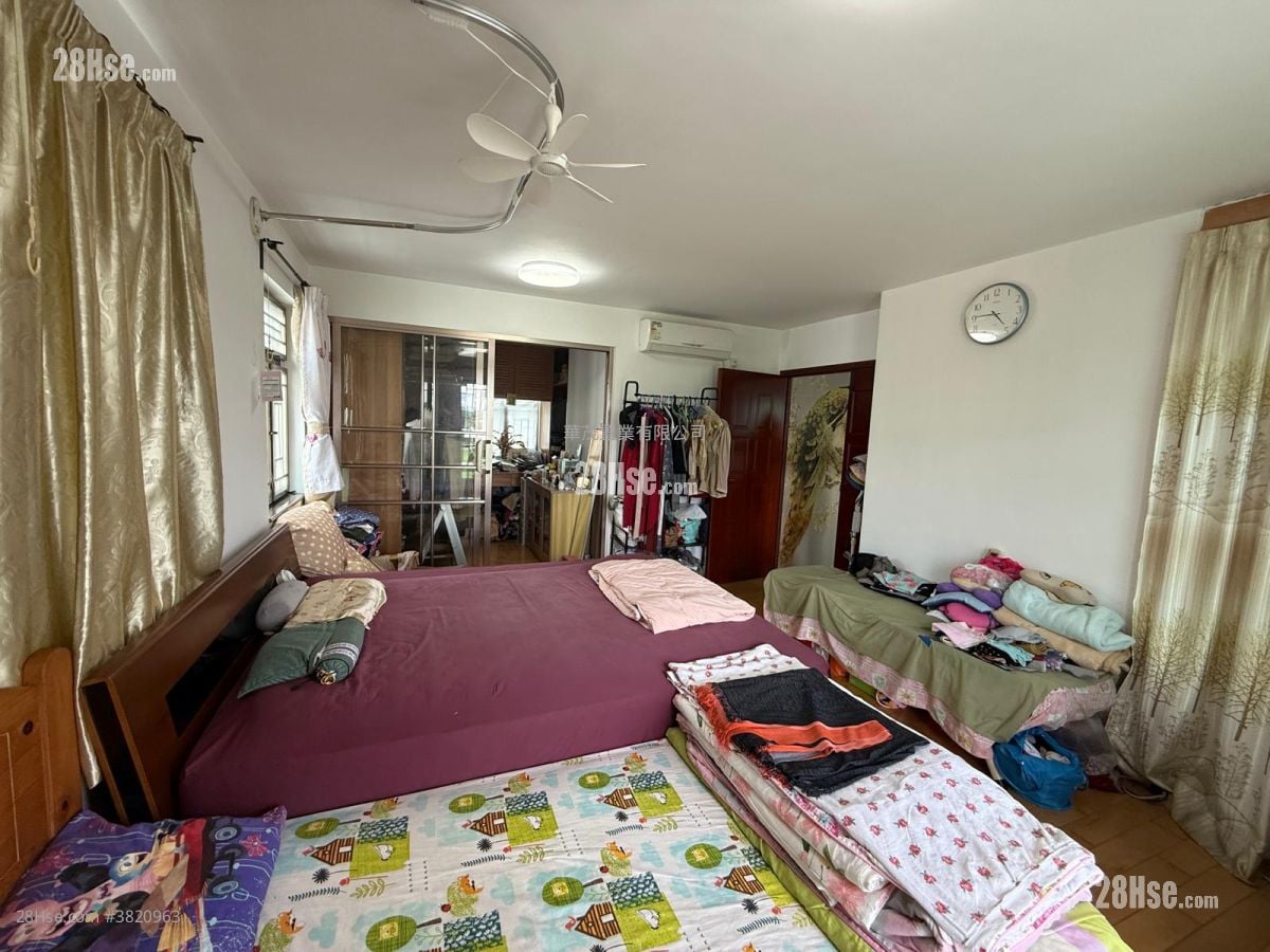 村屋 售盤 5+ 房 , 3 浴室 2,100 平方呎