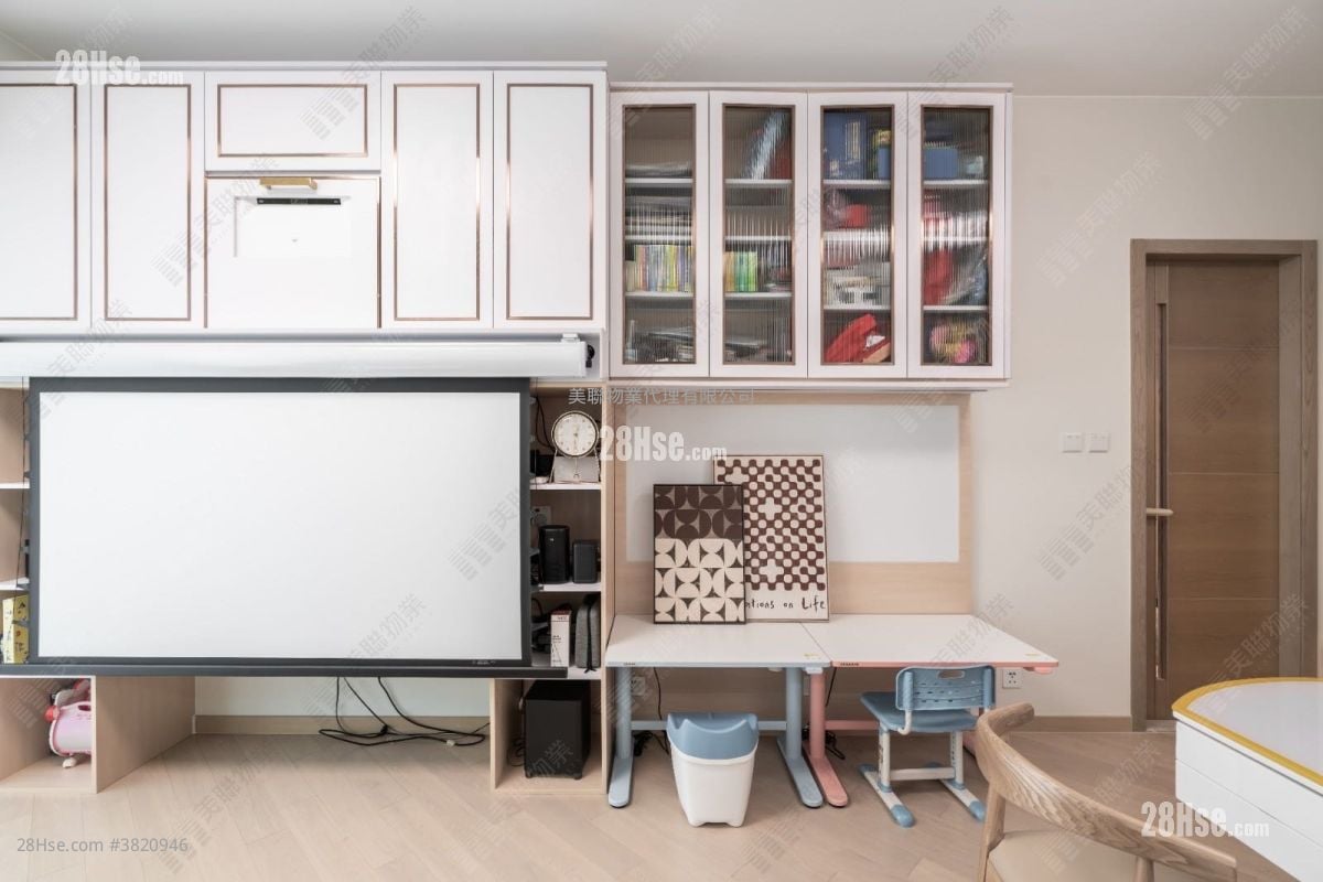 Grand Central Sell 3 Bedrooms 764 ft²