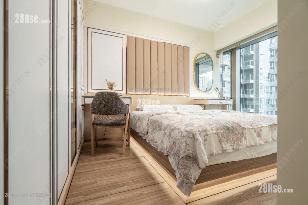 Grand Central Sell 3 Bedrooms 764 ft²