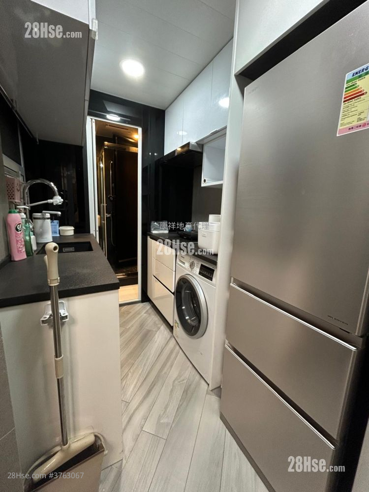 新成大樓 售盤 3 房 , 1 浴室 445 平方呎