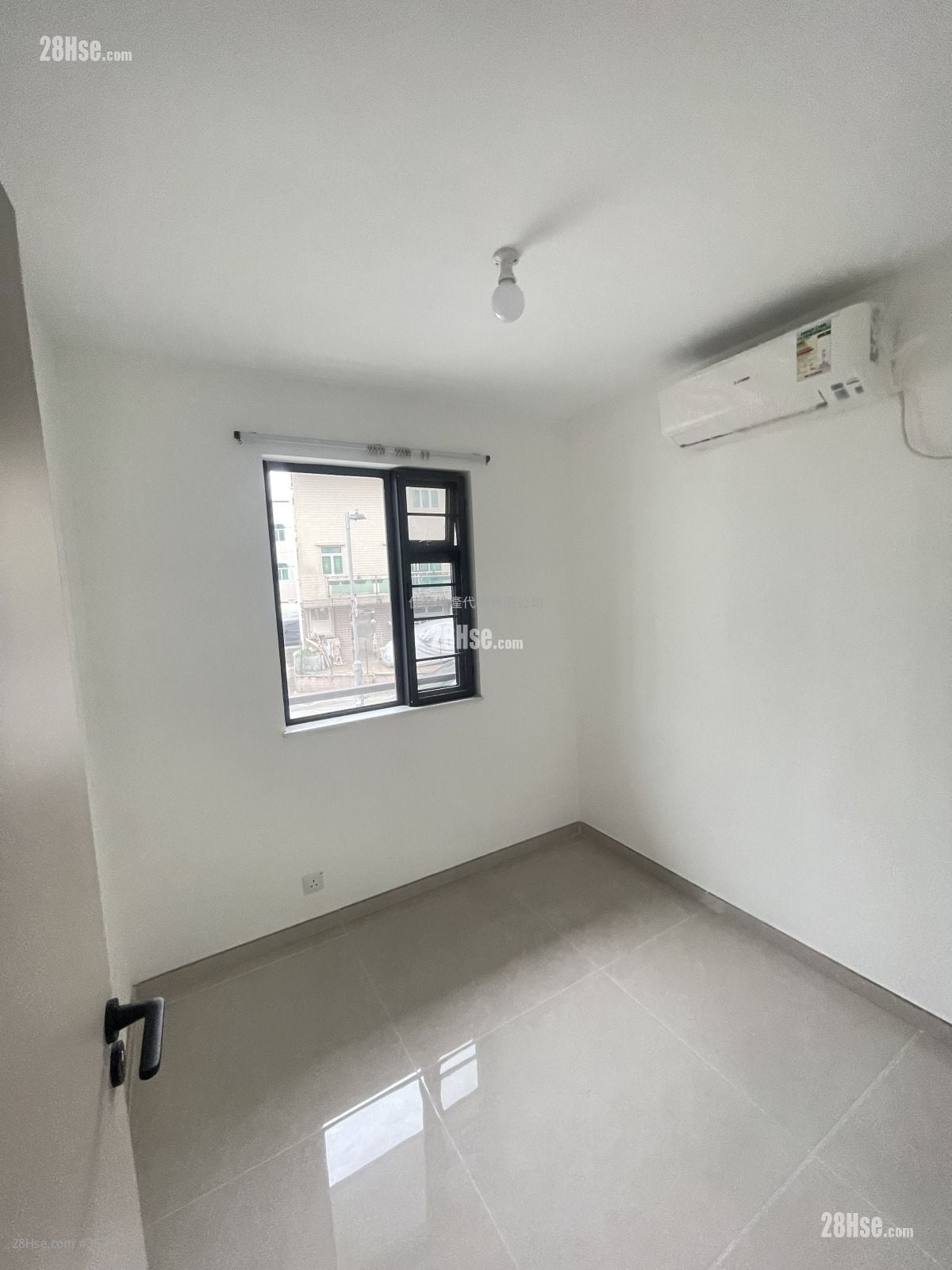 村屋 租盤 3 房 , 1 浴室 630 平方呎