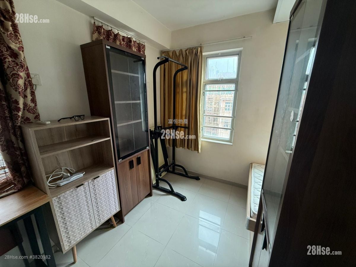 Wah Bo Building Rental Studio , 1 Bathroom 191 ft²