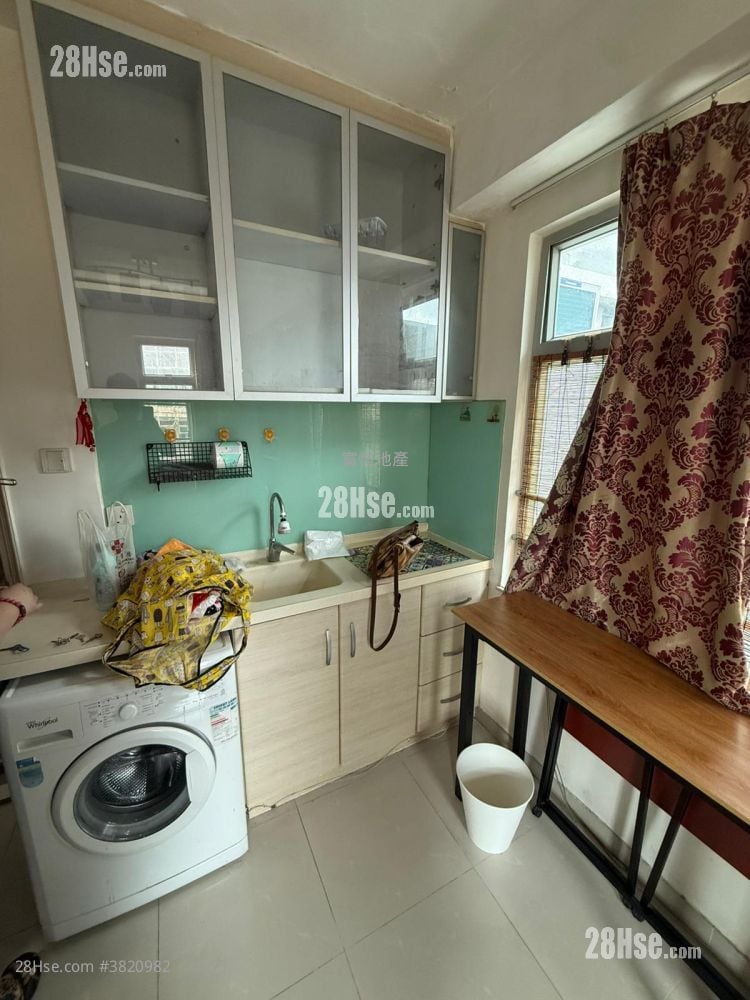 Wah Bo Building Rental Studio , 1 Bathroom 191 ft²