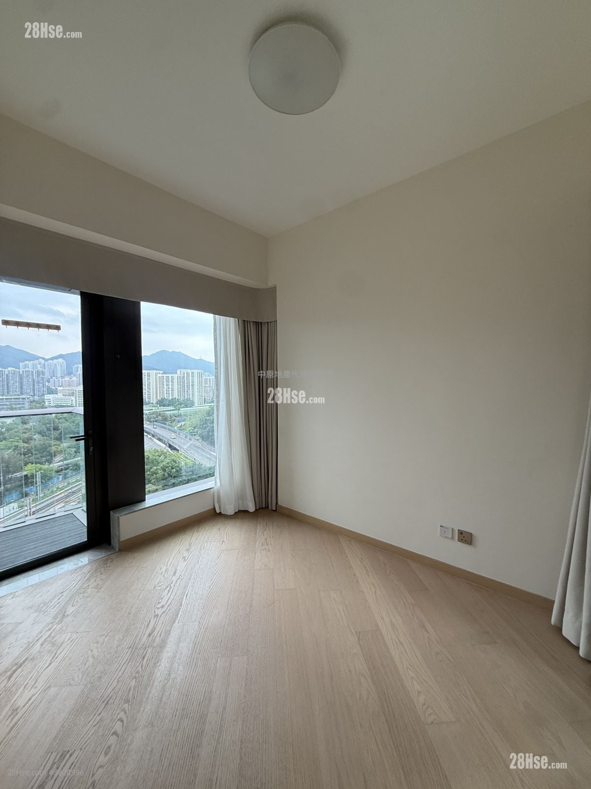 The Arles Rental 3 Bedrooms , 2 Bathrooms 850 ft²