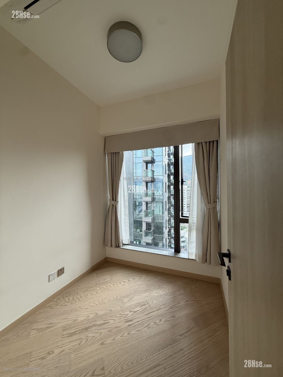 The Arles Rental 3 Bedrooms , 2 Bathrooms 850 ft²