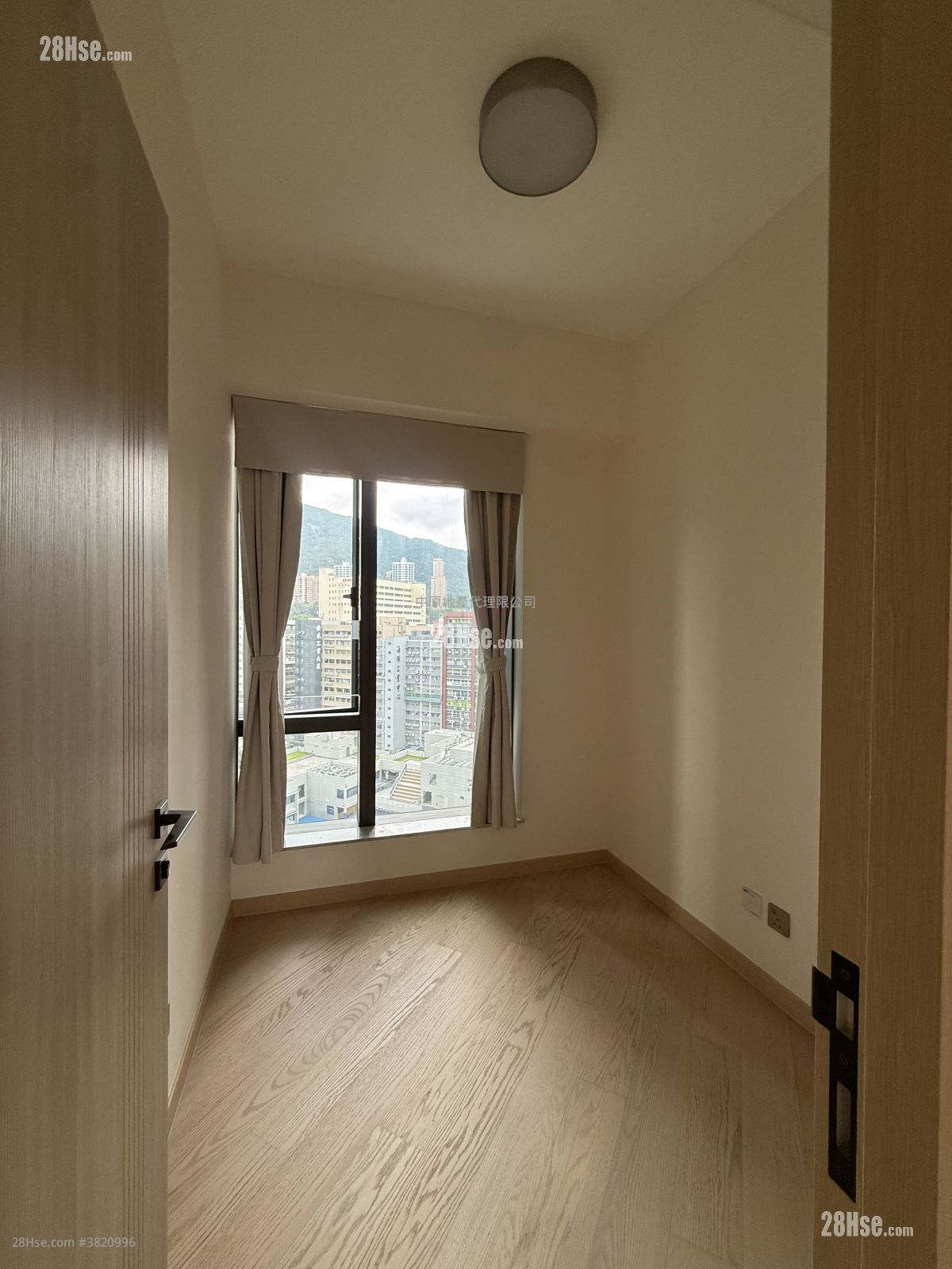 The Arles Rental 3 Bedrooms , 2 Bathrooms 850 ft²