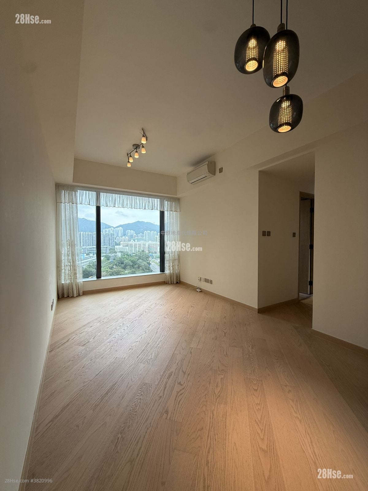 The Arles Rental 3 Bedrooms , 2 Bathrooms 850 ft²