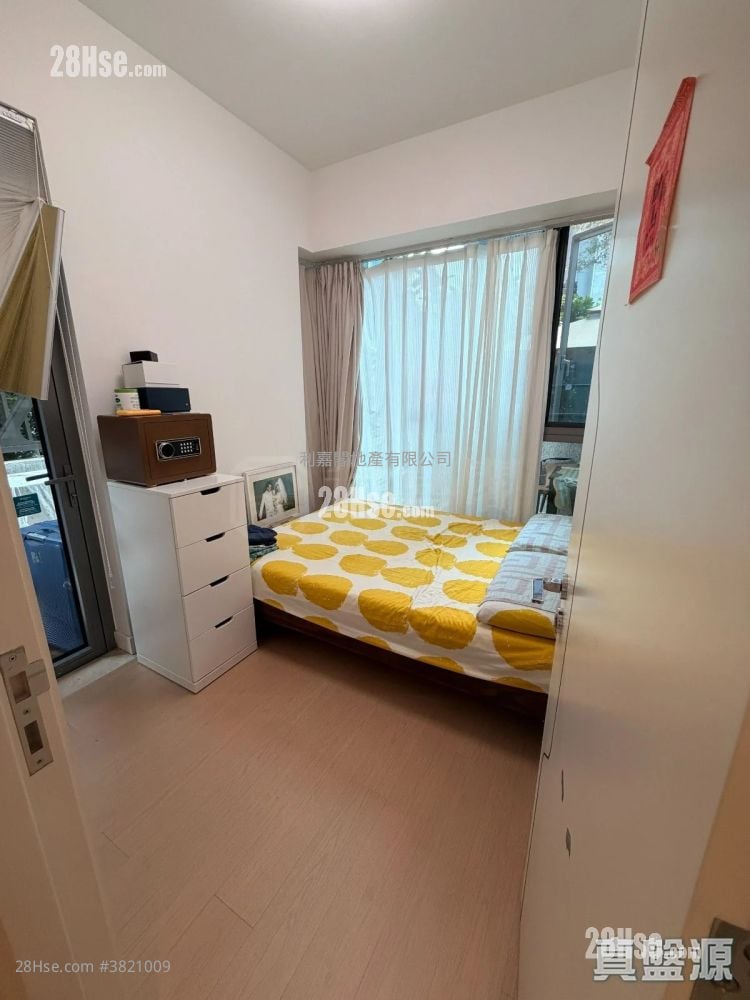 Monaco One Sell 3 Bedrooms , 1 Bathroom 528 ft²