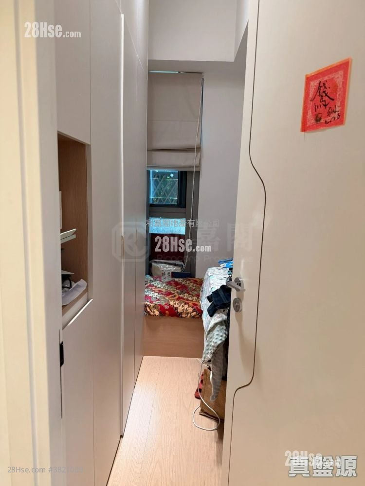 Monaco One Sell 3 Bedrooms , 1 Bathroom 528 ft²