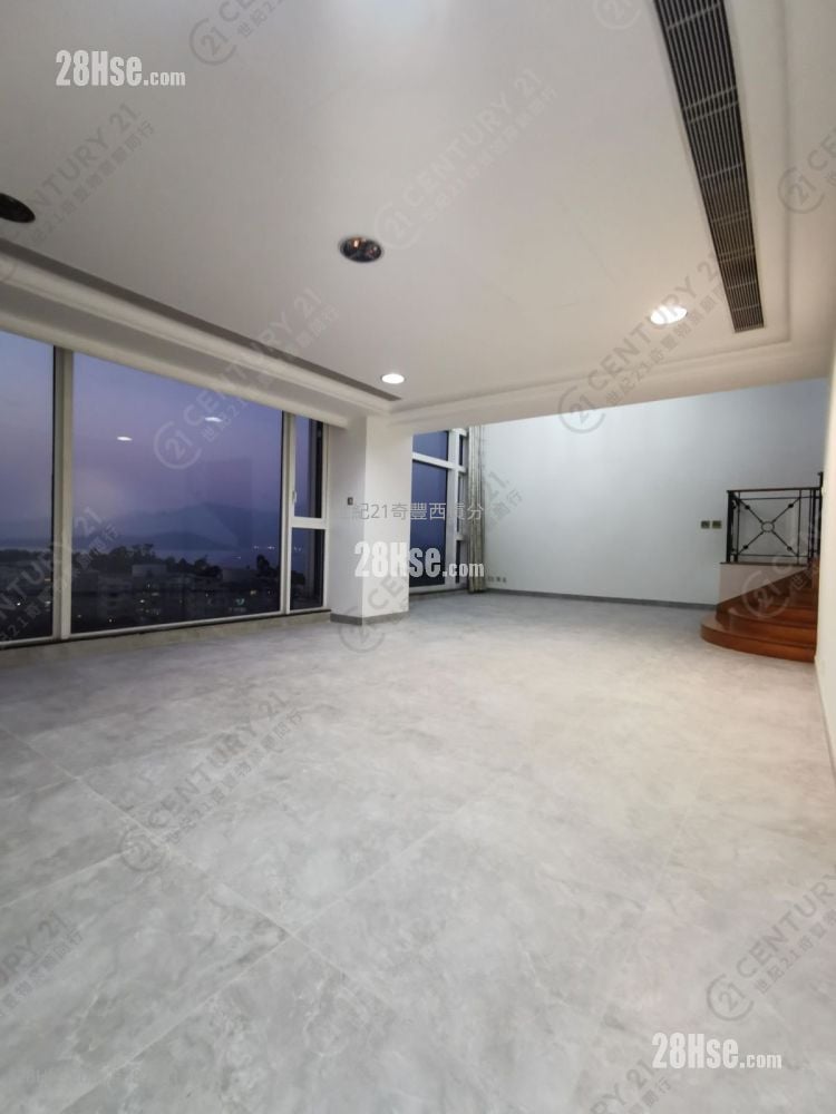 Symphony Bay Sell 2,136 ft²