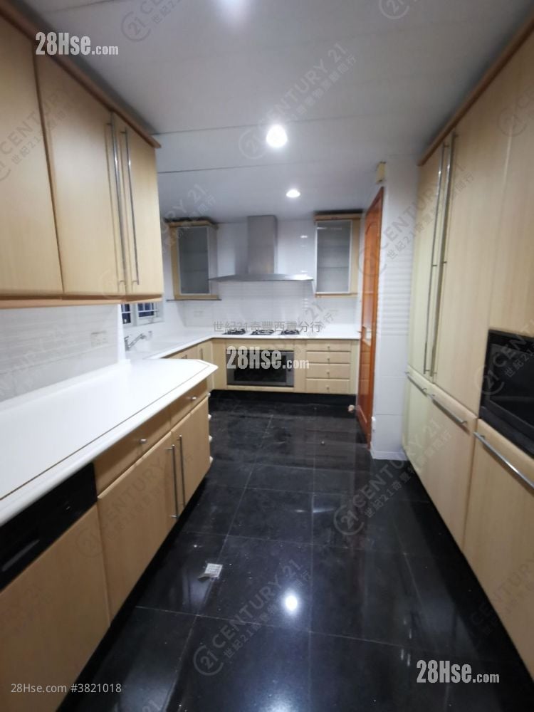 Symphony Bay Sell 2,136 ft²