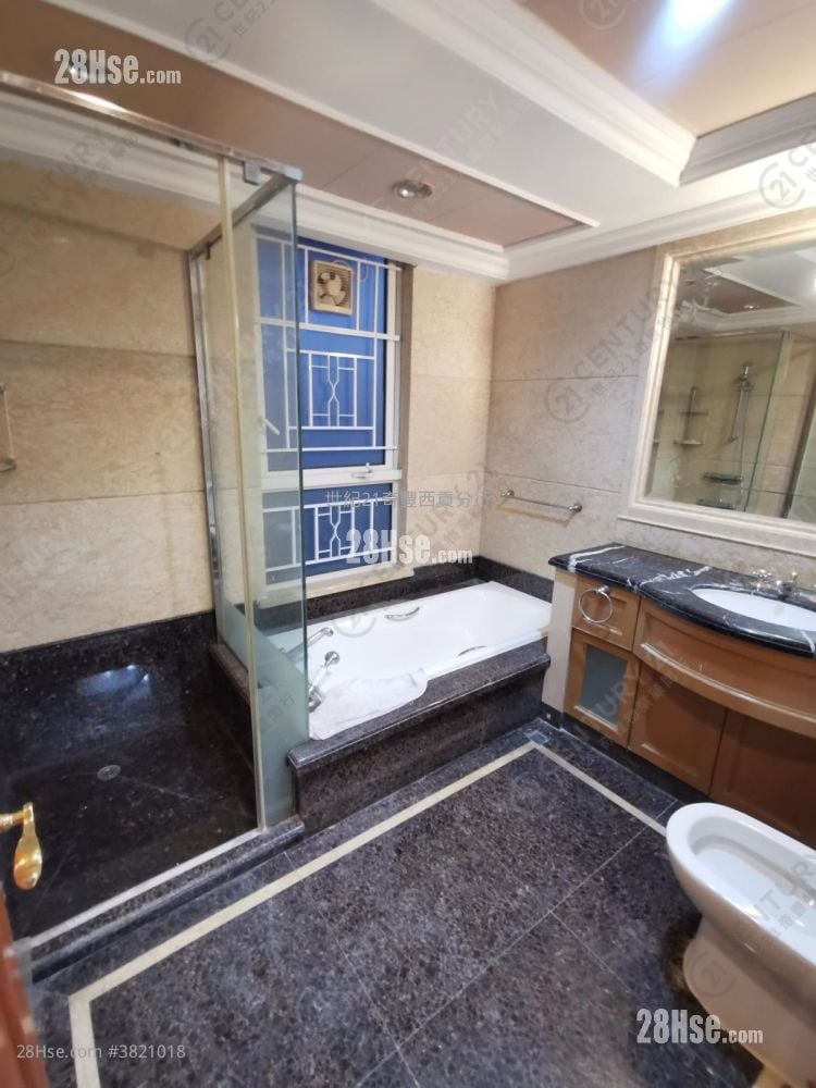 Symphony Bay Sell 2,136 ft²