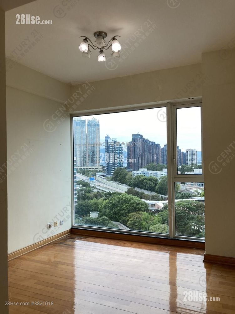 Symphony Bay Sell 2,136 ft²