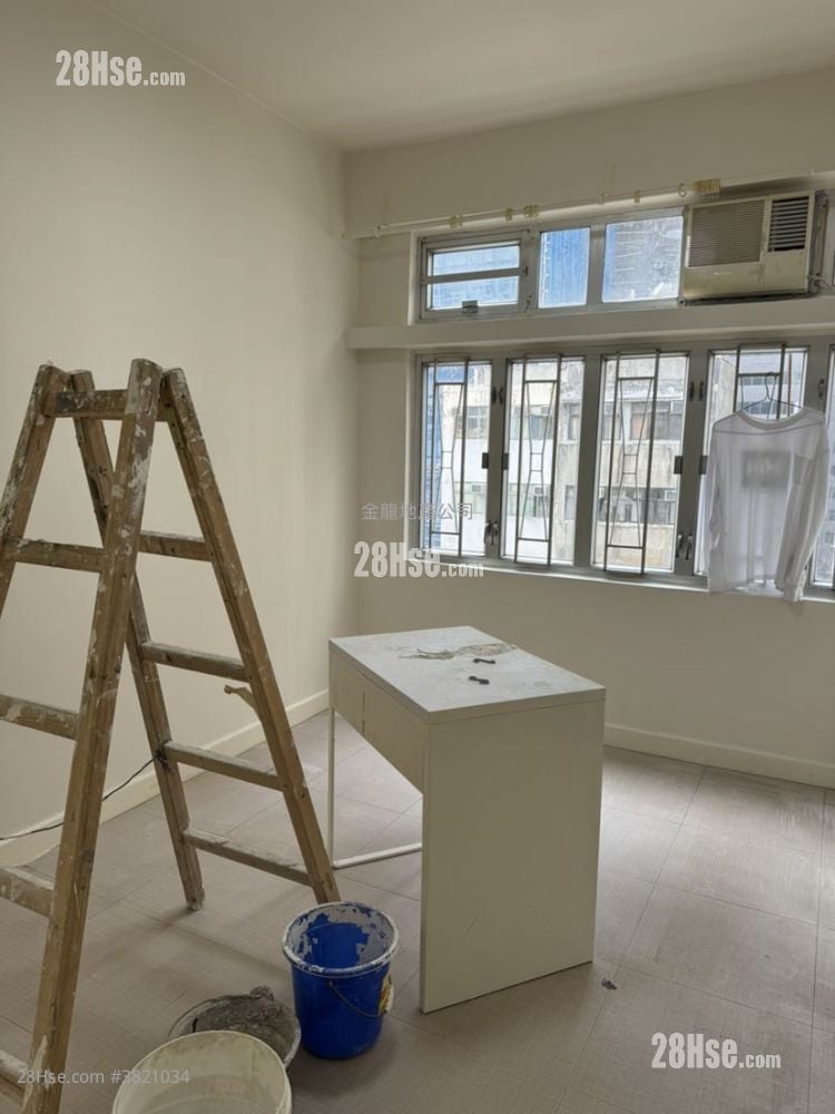 单幢楼房 租盘 3 房 , 1 浴室 680 平方尺