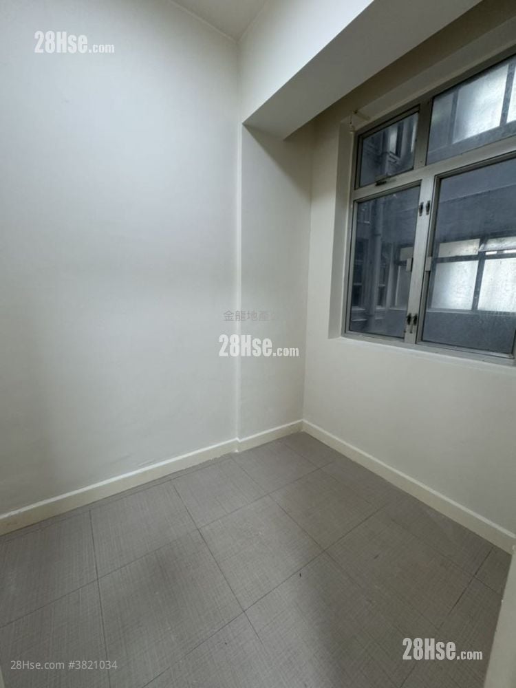 单幢楼房 租盘 3 房 , 1 浴室 680 平方尺