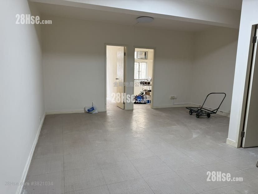 单幢楼房 租盘 3 房 , 1 浴室 680 平方尺