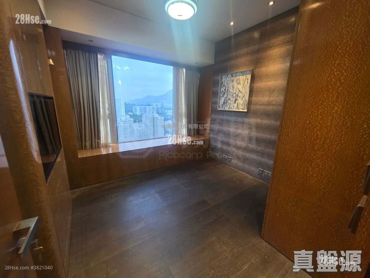 譽港灣 售盤 3 房 , 4 浴室 1,595 平方呎