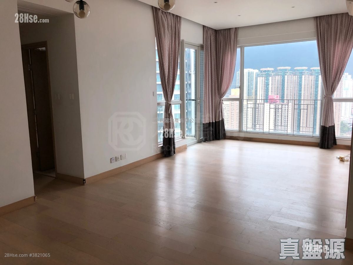 Lions Rise Sell 3 Bedrooms , 3 Bathrooms 1,123 ft²