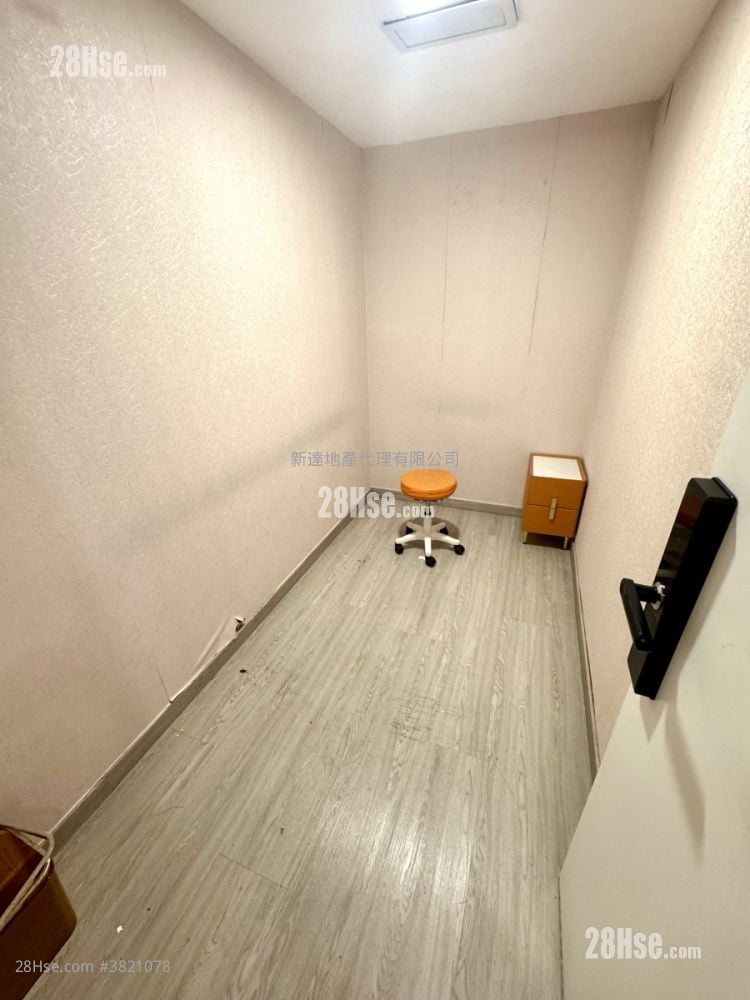 元朗市中心 租盘 5+ 房 , 2 厕所 1,500 平方尺