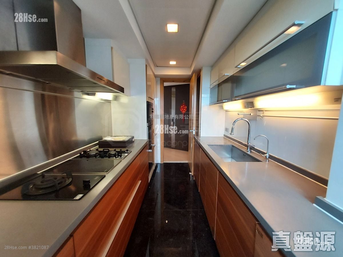 峻弦 租盘 4 房 , 4 浴室 1,342 平方尺