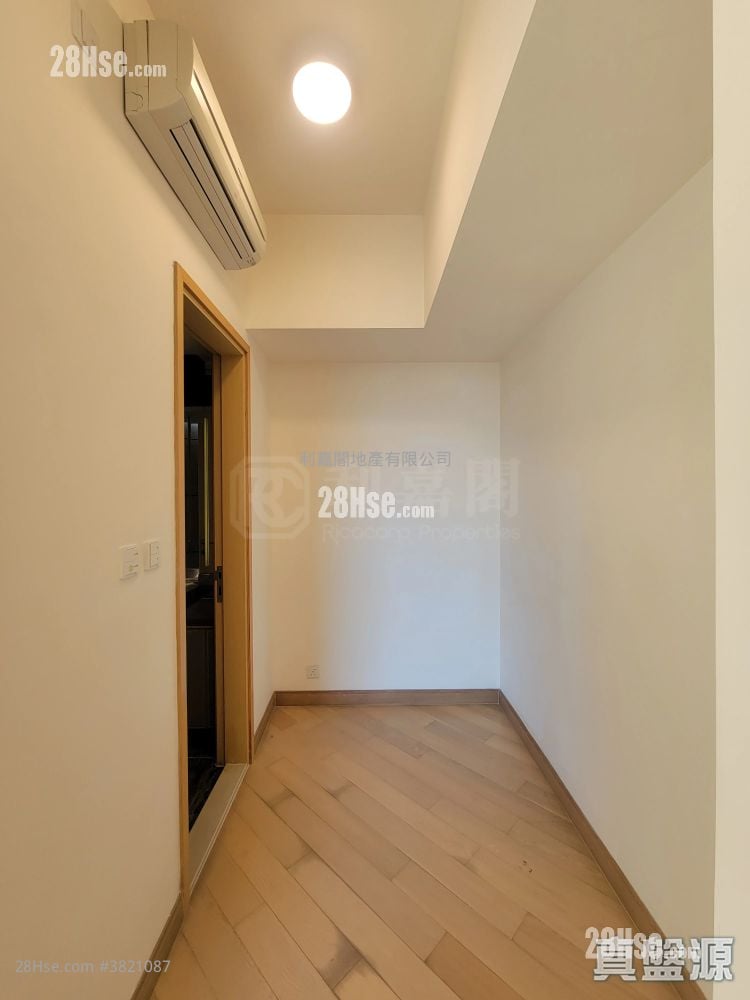 峻弦 租盘 4 房 , 4 浴室 1,342 平方尺