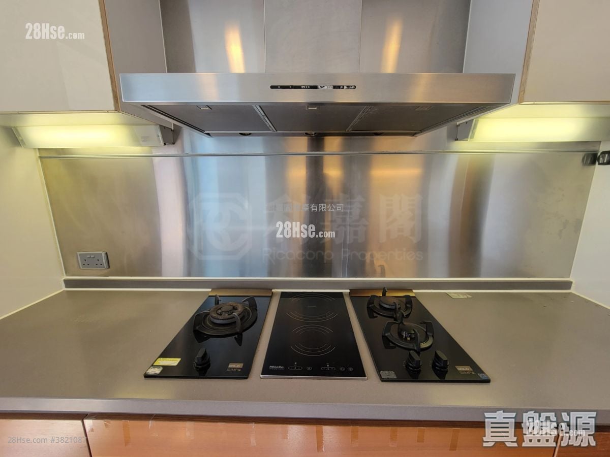 峻弦 租盘 4 房 , 4 浴室 1,342 平方尺