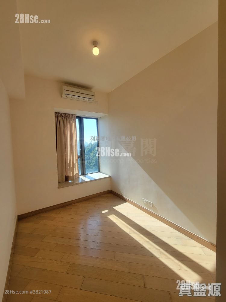 峻弦 租盘 4 房 , 4 浴室 1,342 平方尺