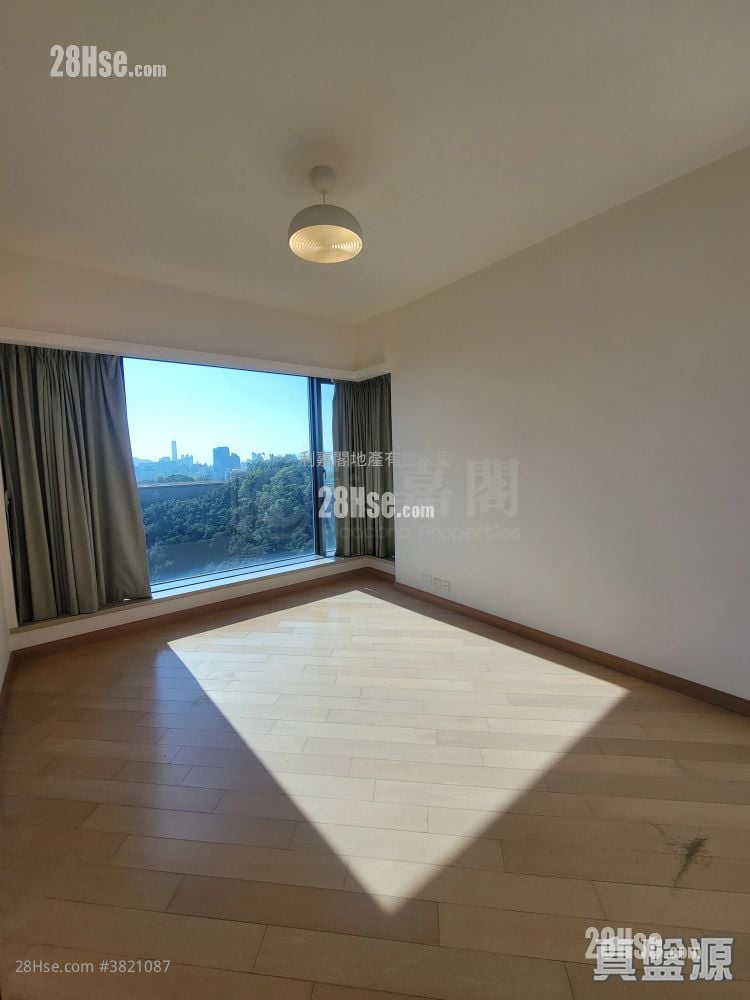 峻弦 租盘 4 房 , 4 浴室 1,342 平方尺