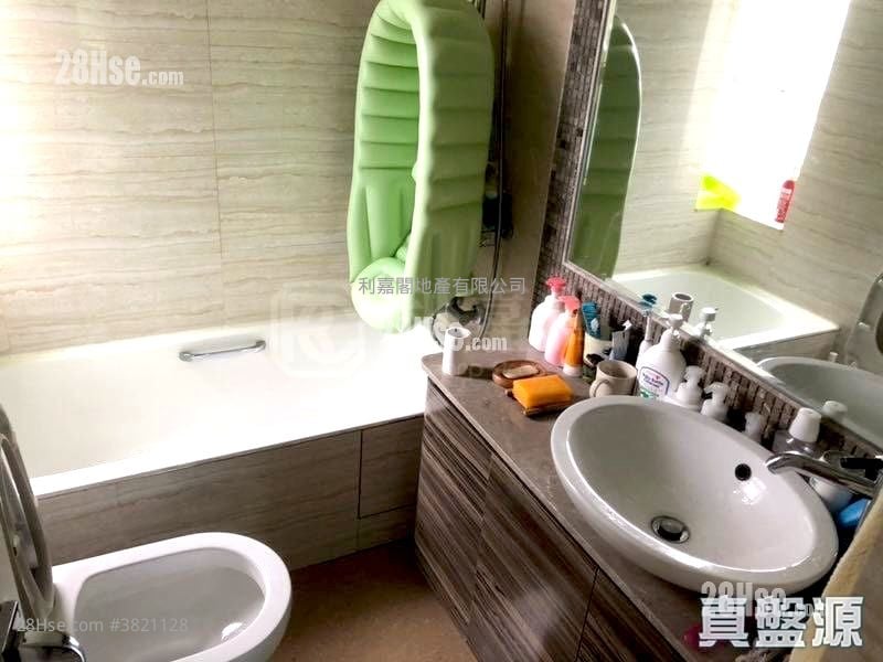 領凱 售盤 3 房 , 2 浴室 680 平方呎