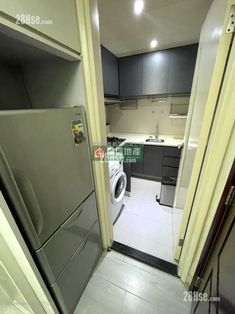 Cosmopolitan Estate Rental 1 Bedroom , 1 Bathroom 325 ft²