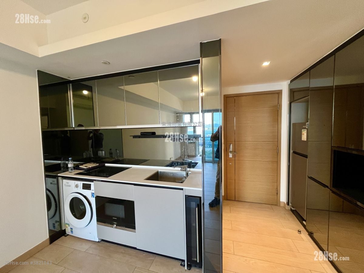 Century Link Rental 3 Bedrooms , 2 Bathrooms 600 ft²