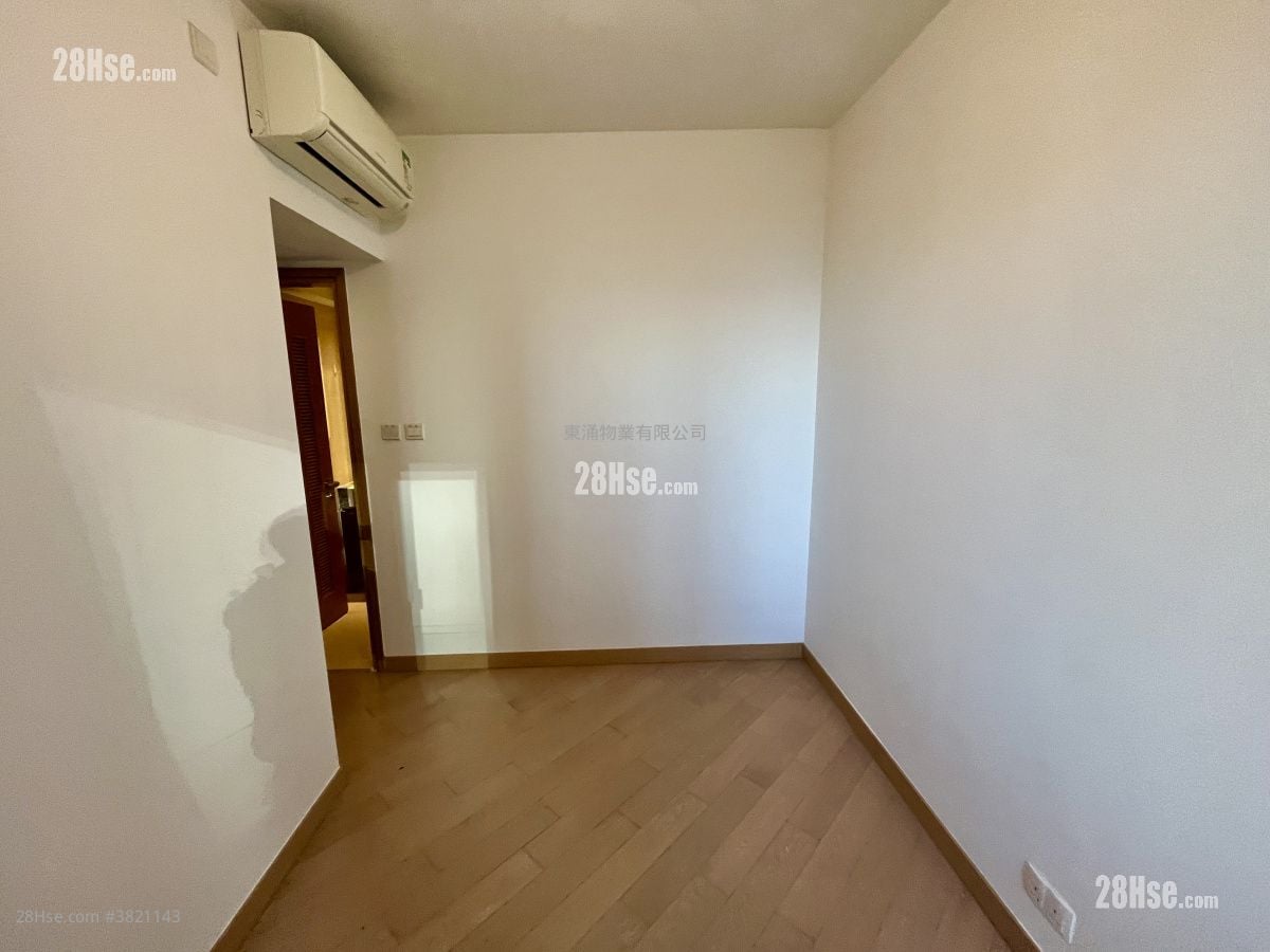 Century Link Rental 3 Bedrooms , 2 Bathrooms 600 ft²