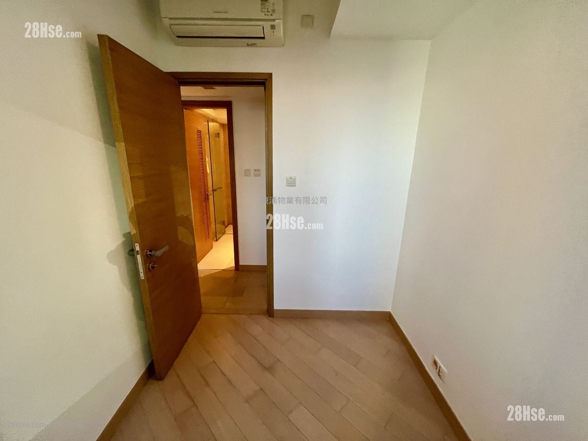 Century Link Rental 3 Bedrooms , 2 Bathrooms 600 ft²