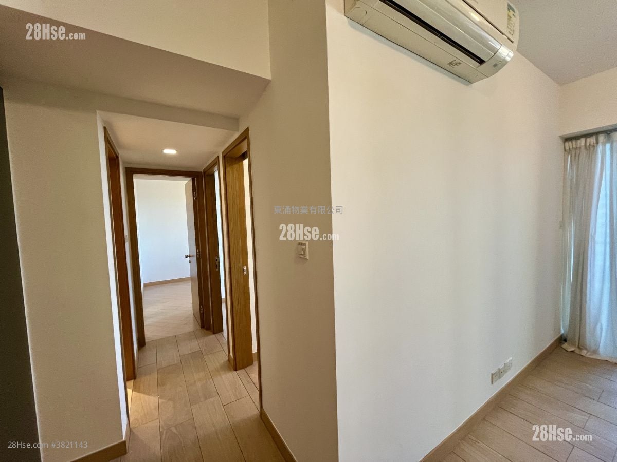 Century Link Rental 3 Bedrooms , 2 Bathrooms 600 ft²