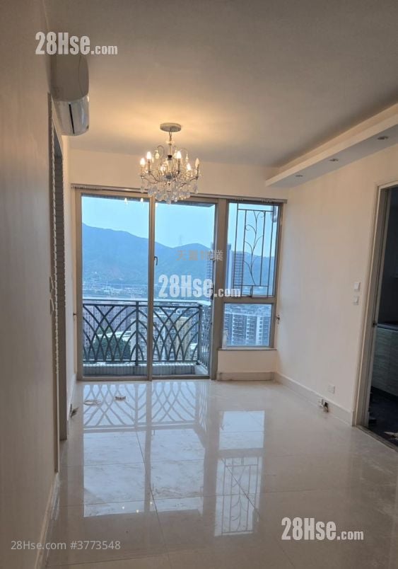 Uptown Sell 2 Bedrooms , 1 Bathroom 527 ft²