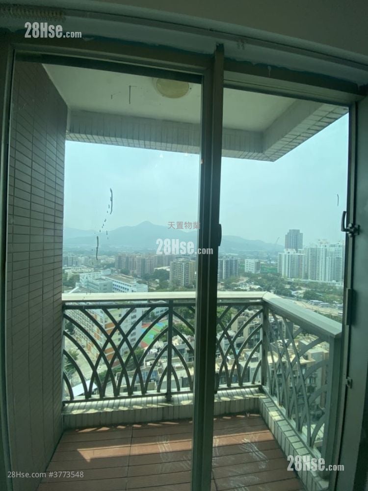 Uptown Sell 2 Bedrooms , 1 Bathroom 527 ft²