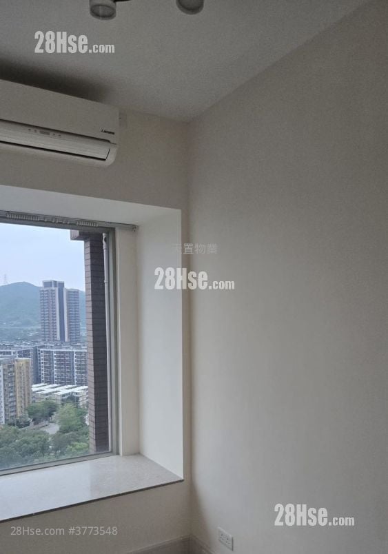 Uptown Sell 2 Bedrooms , 1 Bathroom 527 ft²