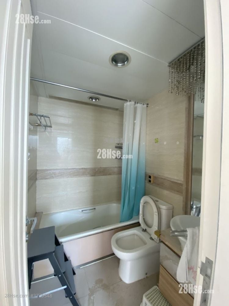 Uptown Sell 2 Bedrooms , 1 Bathroom 527 ft²