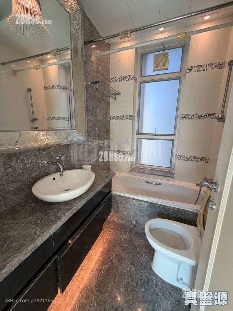 Casa 880 售盘 3 房 , 2 浴室 792 平方尺