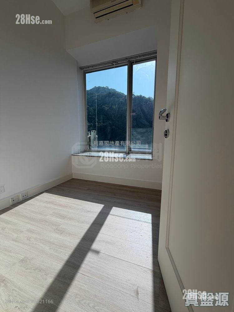 Casa 880 售盘 3 房 , 2 浴室 792 平方尺