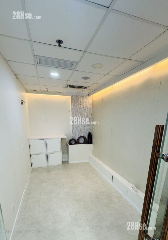 Hang Shun Commercial Building Rental 5+ Bedrooms , 2 Toilets 1,000 ft²