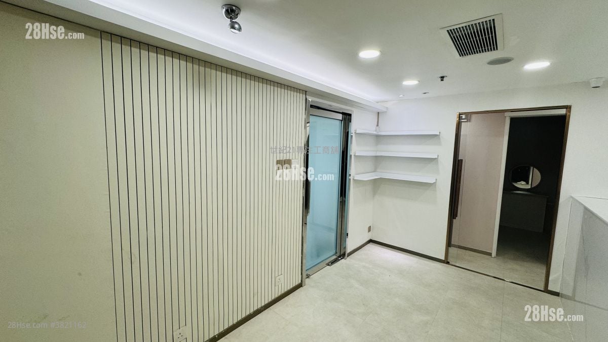 Hang Shun Commercial Building Rental 5+ Bedrooms , 2 Toilets 1,000 ft²