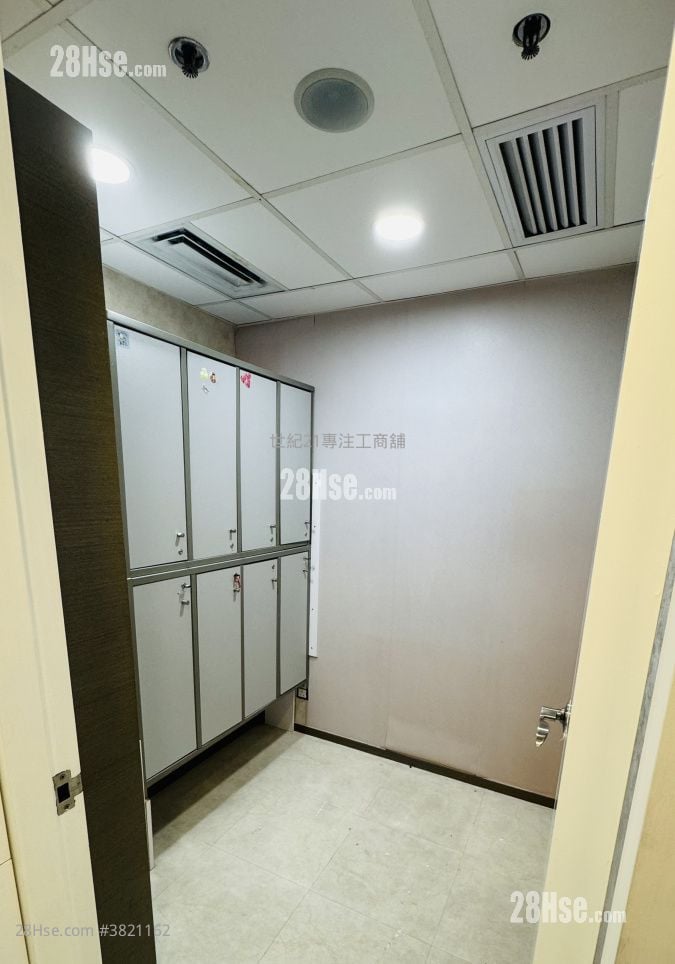 Hang Shun Commercial Building Rental 5+ Bedrooms , 2 Toilets 1,000 ft²