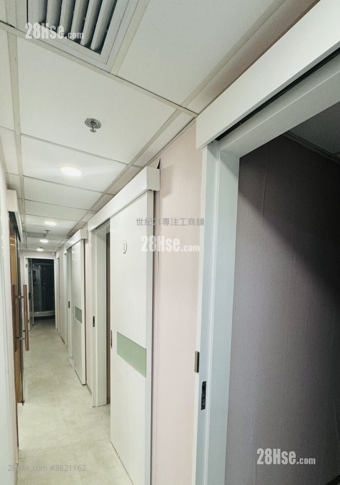 Hang Shun Commercial Building Rental 5+ Bedrooms , 2 Toilets 1,000 ft²